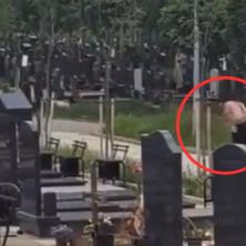 SCENA SA GROBLJA ZGROZILA SRBIJU! Beograđani u neverici: “Da li je moguće da to rade pored grobova?!” (VIDEO)
