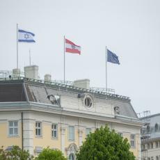 SEBASTIJAN KURC ZAUZEO STRANU U SUKOBU: Austrijski kancelar okačio zastavu Izraela na krov (FOTO)