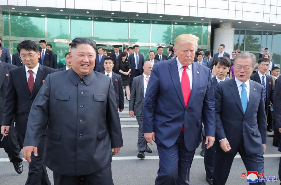 ŠEF KIMOVIH ŠPIJUNA PRVI PUT VIĐEN U JAVNOSTI: Lider Severne Koreje ga je postavio na čelo moćnog obaveštajnog odeljenja umesto glavnog pregovarača sa Amerikancima!
