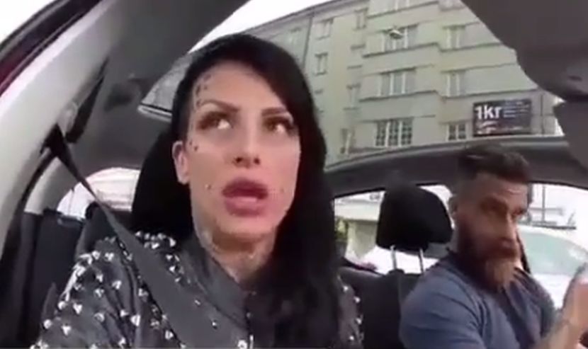 SEKSI VLOGERKA: Jelena Krunić napravila haos u Švedskoj! (VIDEO)