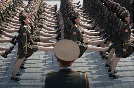 SILOVANJA I TUŠIRANJE SA ZMIJAMA Težak život žena vojnika u Severnoj Koreji: Izgubile smo menstruaciju zbog MUČENJA