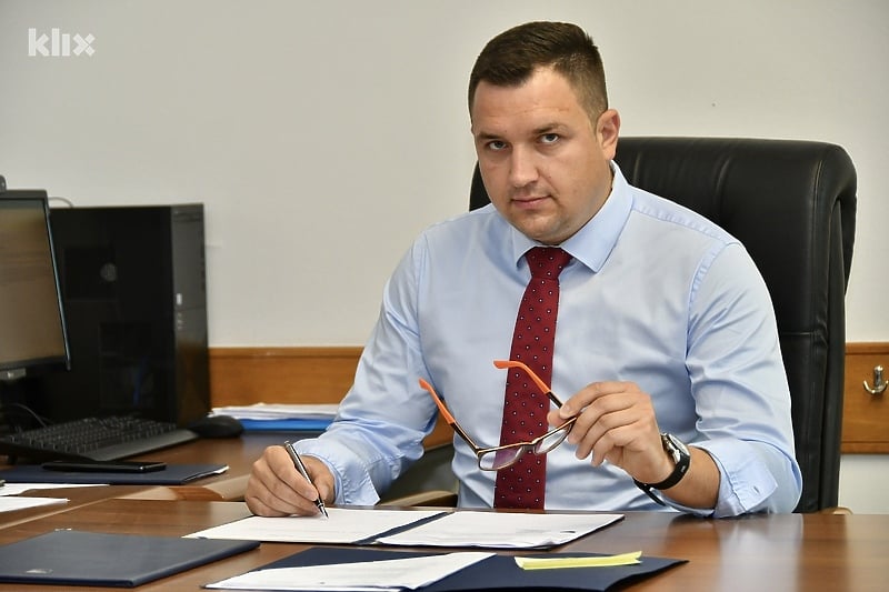 SIPA uhapsila državnog ministra Miloša Lučića