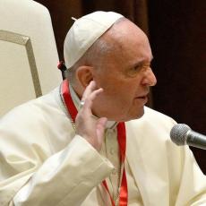 SKANDAL! Katolici UDARILI na NAJVEĆU SVETINJU! Papa je DONEO KONAČNU ODLUKU