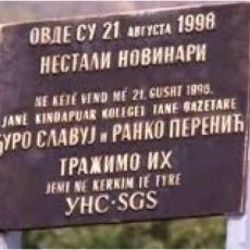SKANDAL NA KOSOVU I METOHIJI: Vandali oskrnavili spomenik srpskim novinarima - Ovo je poraz i međunarodne zajednice