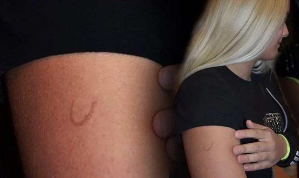 SKANDAL U HRVATSKOJ! UČENIK ZIGOSAO DRUGARICI I DRUGU USTAŠKI SIMBOL NA RUCI TOKOM ČASA: Sad imaš tetovažu i možeš da se hvališ da si USTAŠA! (FOTO)