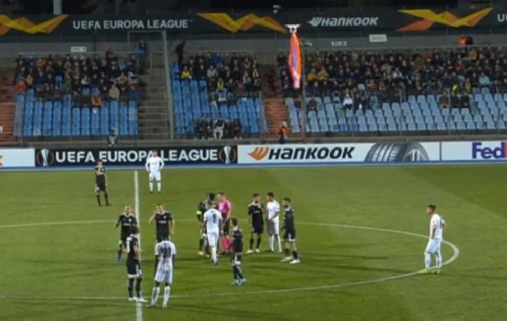 SKANDAL U LIGI EVROPE: Kao Albanci u Beogradu, dronom sa zastavom prekinuli utakmicu u Luksemburgu! (VIDEO)