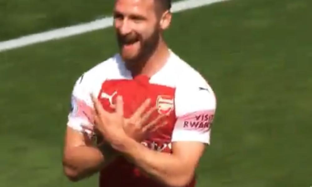 SKANDAL U PREMIJER LIGI! Fudbaler Arsenala gol proslavio pokazivanjem ALBANSKOG DVOGLAVOG ORLA! SRAMNA PROVOKACIJA NEMAČKOG REPREZENTATIVCA! (VIDEO)
