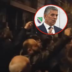 SKANDAL USRED SRBIJE! Ugljaninove pristalice DIVLJALE uz povike Sandžačka republika i vređanje Vučića (VIDEO)