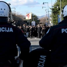 SKANDALOZNO NAREĐENJE CRNOGORSKOJ POLICIJI: Snage reda trebale da upadnu u Cetinjski manastir na dan ustoličenja