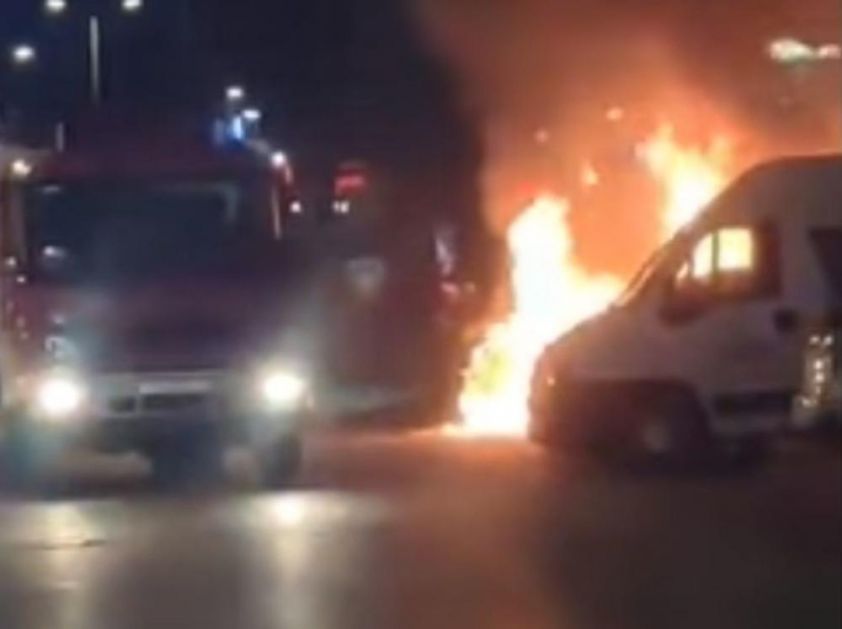 SKUPONENI MERCEDES IZGOREO U ZAGREBU: Pojavio se snimak vatrene stihije, a evo kako su se vatrogasci borili! (VIDEO)