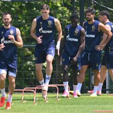 SLEDI DRUGI DEO PRIPREMA: Fudbaleri Crvene zvezde otputovali na Zlatibor