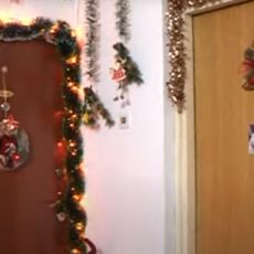 SLOGA KUĆU GRADI: Komšije rešile da se udruže i stvore novogodišnju bajku u svojoj zgradi (VIDEO)