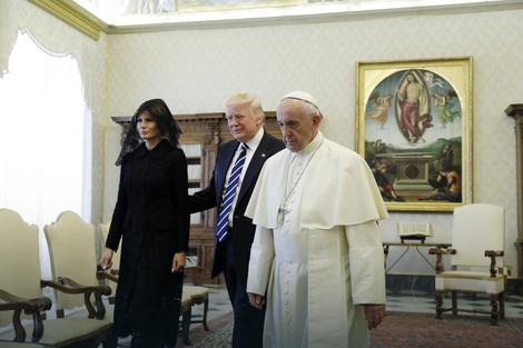 SLOVENCI BESNI Papa je sa Melanijom pričao o ŠTRUDLI, a mediji je prekrstili u PICU