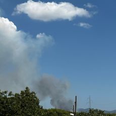 SNAŽAN VETAR OTEŽAVA GAŠENJE: Ogroman požar kod Šibenika - buktinja progutala šumu