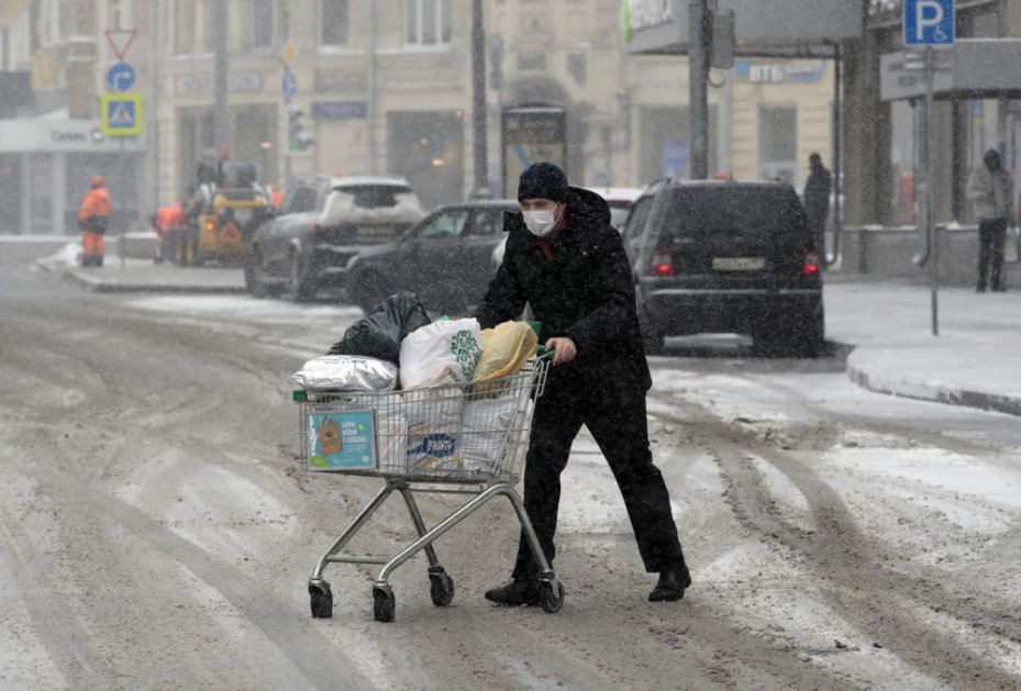 SNEŽNI ARMAGEDON STIŽE U MOSKVU: Bele pahulje će padati 36 sati, ali to nije najgore što čezadesiti rusku prestonicu