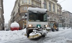 SNEŽNI HAOS U BEOGRADU: Neke linije gradskog prevoza skraćene, na Banovom Brdu autobus blokirao saobraćaj (FOTO+VIDEO)