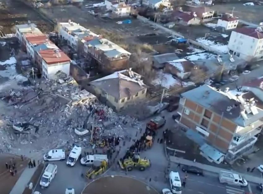 SNIMCI DRONOM NAJBOLJE POKAZUJU: Evo šta je ostalo od turskog grada posle razornog zemljotresa (VIDEO)