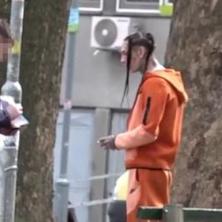 ŠOK! POLICIJA ZAUSTAVILA FRANA PUJASA - Bivšeg zadrugara pretresali usred bela dana u parku (VIDEO)