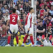 ŠOK PRED PARIZ: Bornmut savladao Arsenal na Emirejtsu