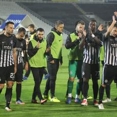 ŠOK ZA GROBARE: Na zagrevanju se povredio KLJUČNI igrač Partizana, neizvestan za Dinamo Kijev (FOTO)