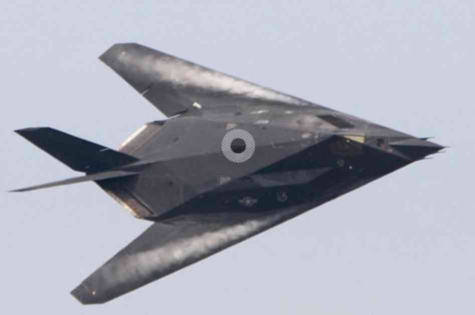 ŠOKANTNO! AMERIČKI STELT BOMBARDERI F-117 NA TAJNIM ZADACIMA: Nevidljivi F-117 povučeni iz upotrebe, a učestvovali u vazdušnim udarima po Siriji! VOJSKA JUGOSLAVIJE JEDINA U SVETU uspela da sruši avion ovog tipa! (VIDEO)