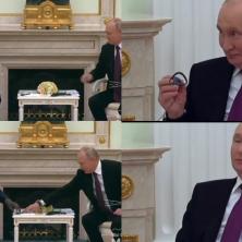 ŠOU U KREMLJU! Putin samo što nije prasnuo u smeh! Pogledajte šta je uradio lider Južnog Sudana (VIDEO)