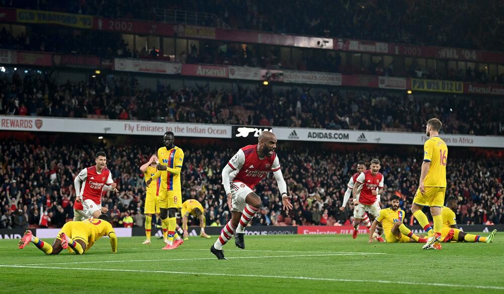 SPAS U POSLEDNJEM TRENUTKU: Arsenal nekako izbegao blamažu! Svet se čudi KATASTROFALNOJ greški sudije i golu u 95. minutu (VIDEO)