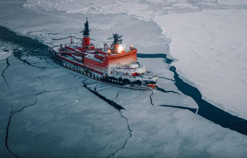 SPASAVANJE MOĆNOG TORA: Ruskog ledolomca s 33 člana posade zarobila oluja kod zapadne obale Norveške