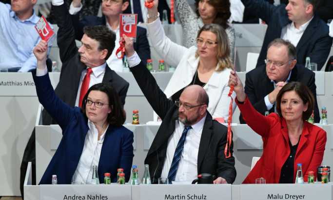 SPD spasava Merkelovu