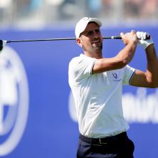 SPEKTAKL U RIMU: Novak napravio šou za publiku na golf egzibiciji (VIDEO)
