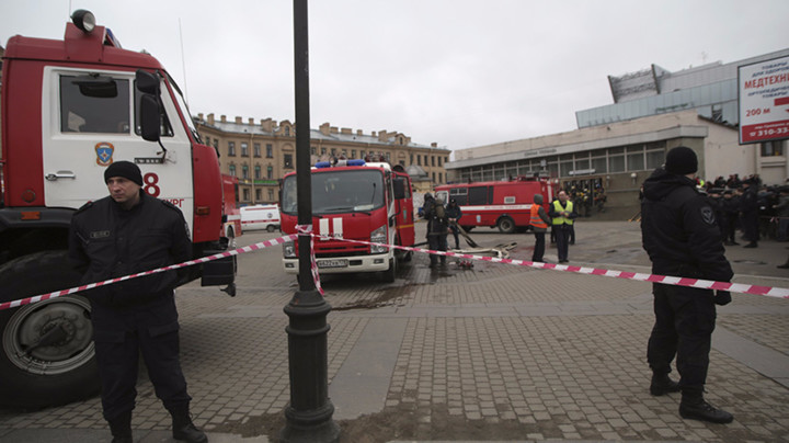 SPREČEN TERORISTIČKI NAPAD NA MOSKVU: Bombaši planirali da se raznesu u metrou i velikim trgovačkim objektima!