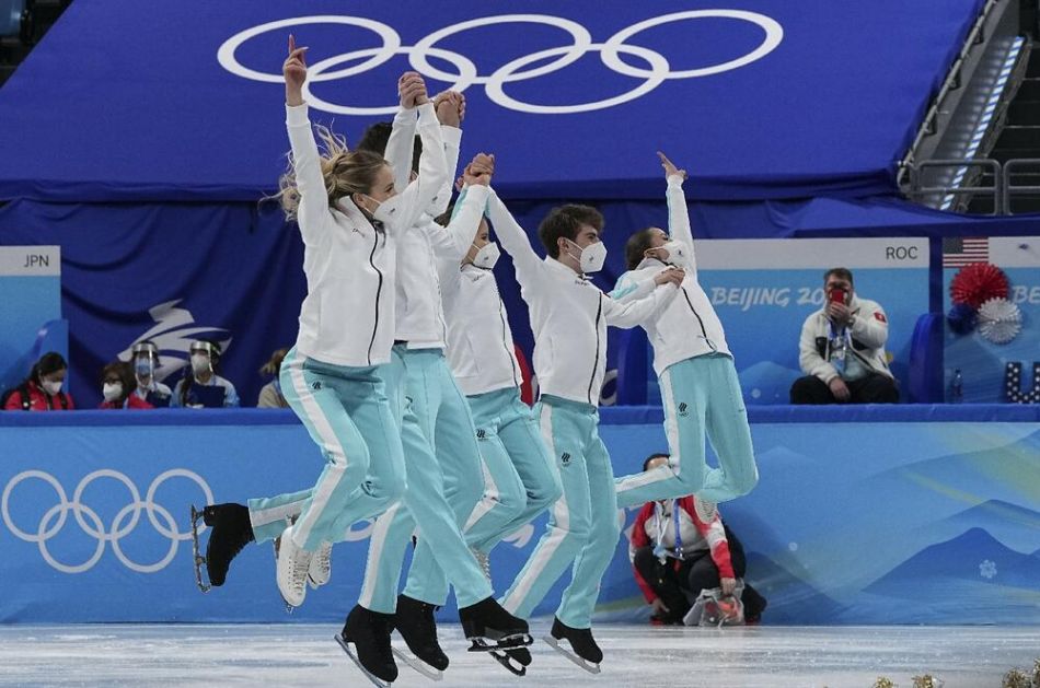 SPREMA SE VELIKI SKANDAL U PEKINGU Odložena dodela medalja: Rusi osvojili zlato, SAD srebro, Japan bronzu - biće diskvalifikacija?