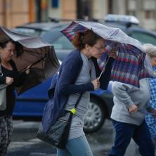 SPREMITE SE! Vetar s olujnim udarima u ova dva kraja Srbije