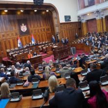SRAMNO! OPOZICIJA NE POŠTUJE IZBORNU VOLJU GRAĐANA: Napustili parlament pred glasanje za predsednika Skupštine
