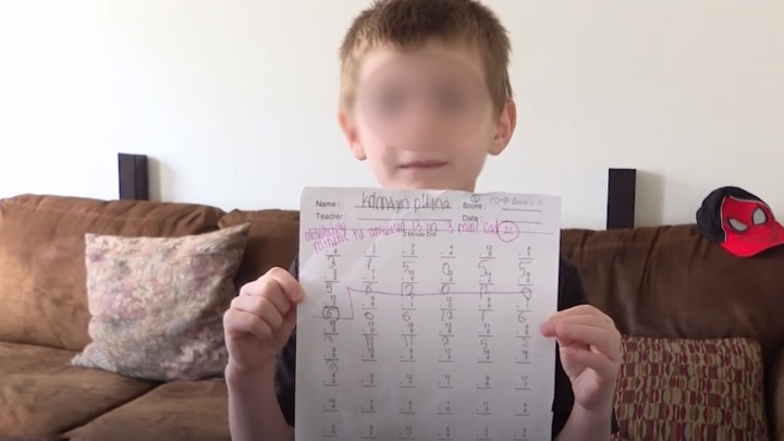SRAMNO! Učiteljica je na kontrolnom iz matematike dečaku ostavila komentar zbog kojeg RODITELJI TRAŽE NJEN OTKAZ! (FOTO)