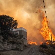 SRBI ODBRANILI GRČKE DOMOVE: Naši ljudi spasili čitavo selo OPASNOG požara, na prvoj liniji protiv VATRE!