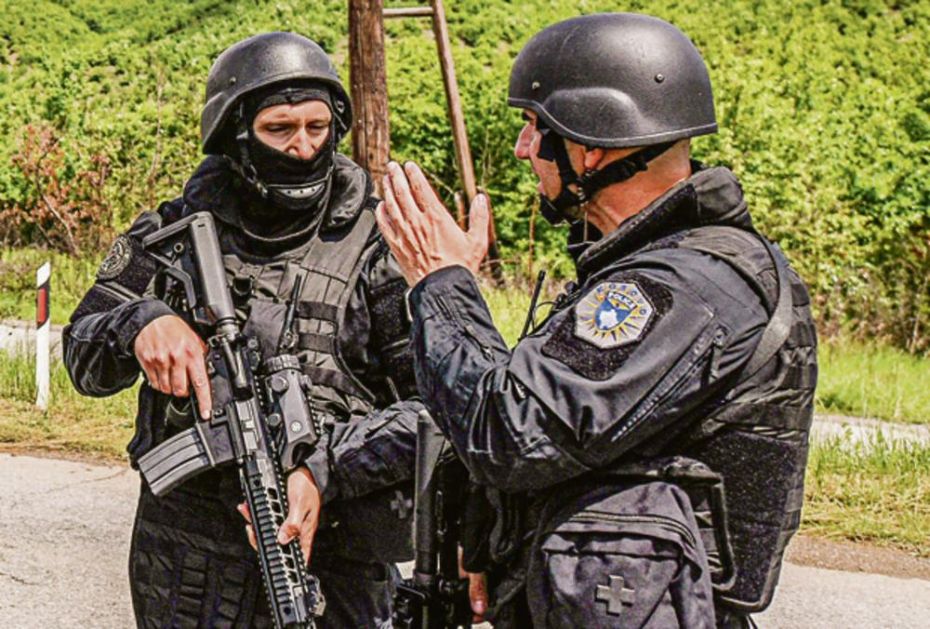 SRBI U PANICI POSLE UPADA ROSU: Kfor i KPS patroliraju Kosovskom Mitrovicom