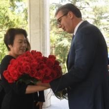 SRBIJA ĆE UVEK BITI NJENA DRUGA KUĆA Vučić sa ambasadorkom Kine na oproštajnom ručku (FOTO)