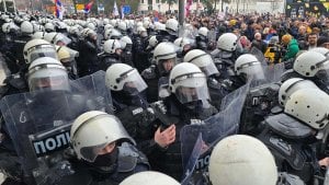 SRCE: Smena načelnika policije u Novom Sadu dokaz da ne sme da se primeni sila prema batinašima SNS