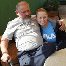 SRCEPARAJUĆE: Jelena Dokić se od oca oprostila rečima koje kidaju dušu (FOTO)