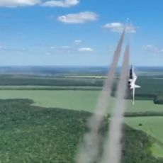 SRUŠIO SE BORBENI AVION SU-25! Drama na nebu iznad Bugarske, pilot uspeo da se katapultira