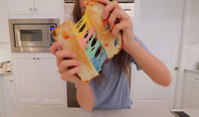 ŠTA DANAS ZA KLOPU: Evo kako da napravite sendvič u bojama duge (VIDEO)