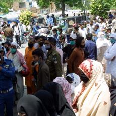 STAMPEDO U PAKISTANU: 3.000 građana čekalo u redu za vizu, 15 osoba poginulo!