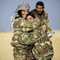 STIGAO IM SPAS U POSLEDNJI ČAS: Ovako Kurdi DOČEKUJU sirijsku vojsku (VIDEO)