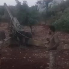 STIŽE SNAŽNA PODRŠKA POBUNJENICIMA U DARI: Napadnute Asadove snage na drugom kraju Sirije (VIDEO) 