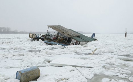 STIŽU JOŠ DVA MAĐARSKA LEDOLOMCA: Razbijanje leda na Dunavu Srbiju košta 120 evra po satu