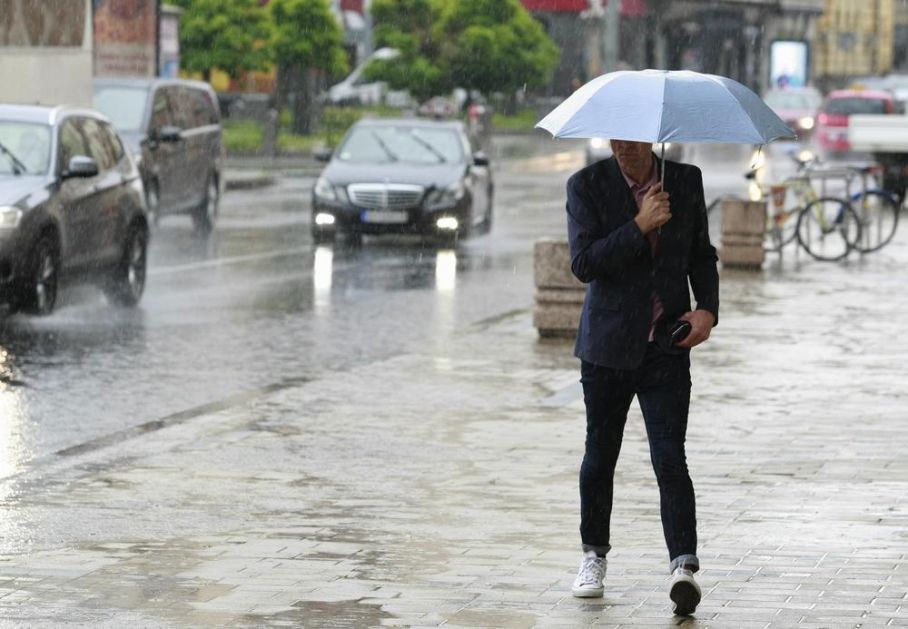 STIŽU PLJUSKOVI S GRMLAJVINOM I GRADOM: Evo gde će prvo da udari nevreme! Od nedelje nas čeka TROPSKI TALAS