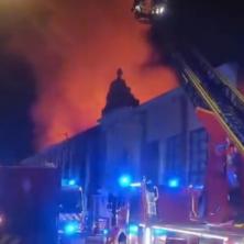 STRAVIČAN POŽAR U NOĆNOM KLUBU! Poginulo 13 osoba, vatra se proširila na ostale noćne klubove! Ima povređenih (FOTO/VIDEO) 