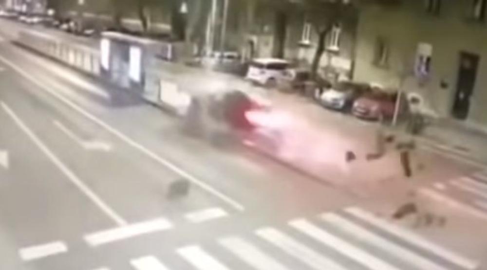 STRAVIČAN PRIZOR U ZAGREBU: Autom pokosio tramvajsku stanicu, kamere snimile ceo užas (VIDEO)