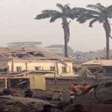 STRAVIČNA EKLSPLOZIJA U NIGERIJI: Srušio se krov, u toku akcija spasavanja (VIDEO)